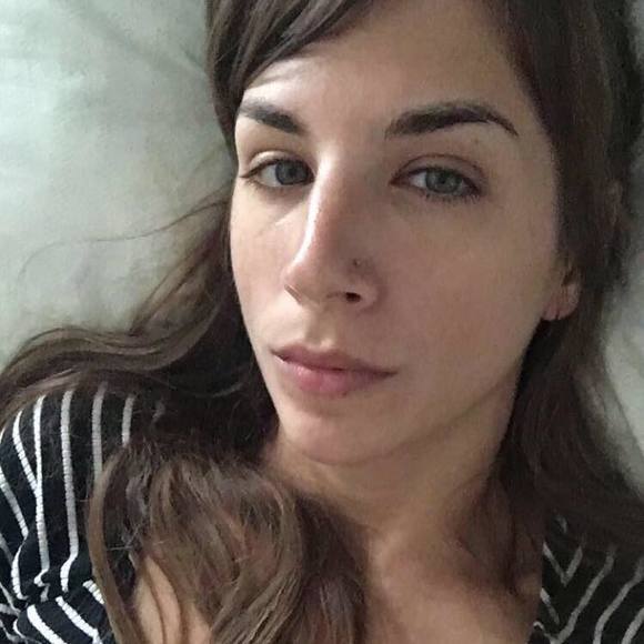 Meet your Posher, Julie - Picture 1 of 1